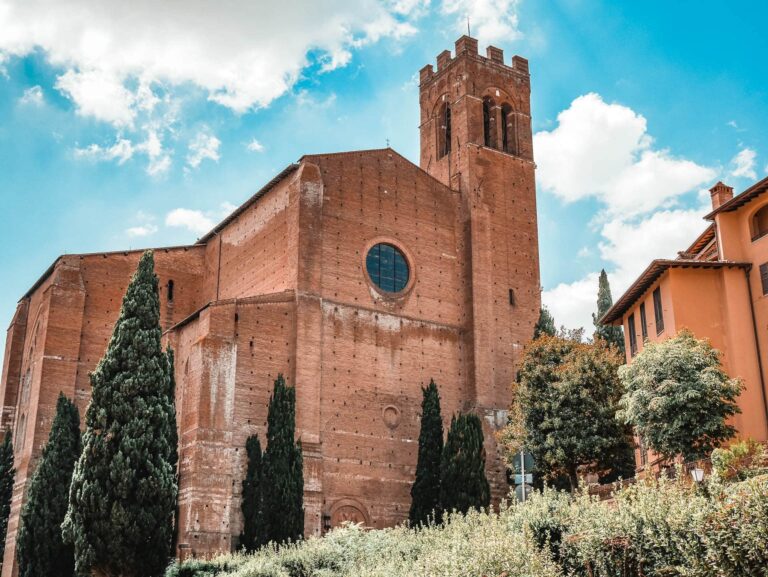 Basilica Cateriniana San Domenico Siena Seitenansicht