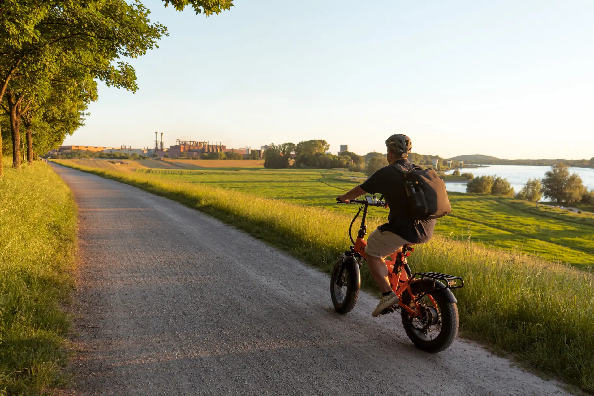 Mit dem Fahrrad zum Alsumer Berg in Duisburg