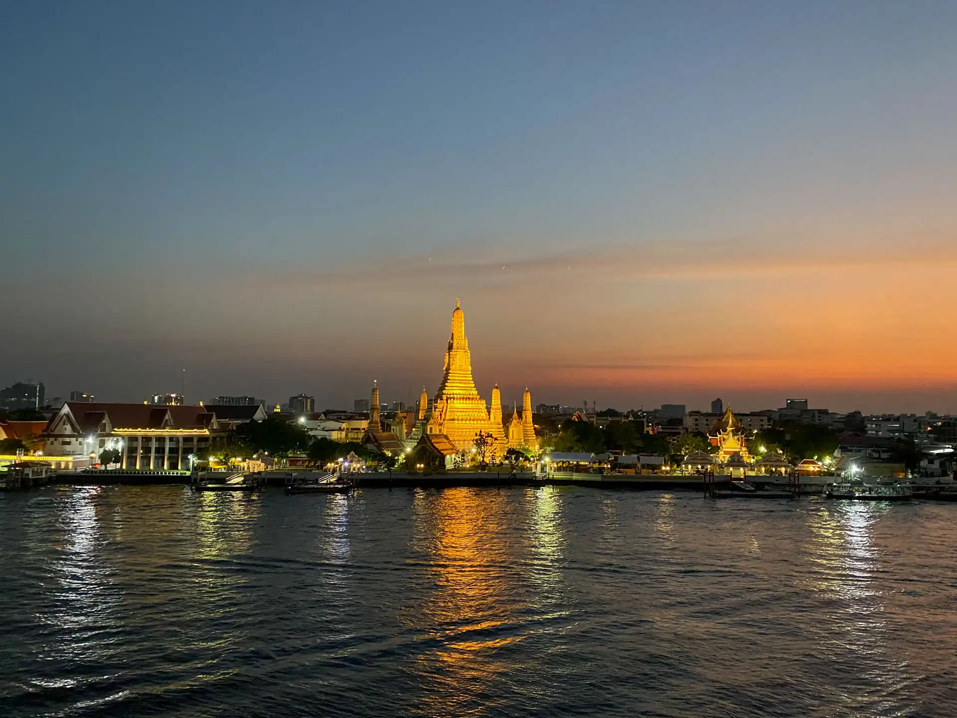 Wat Arun bei Nacht Bangkok Sehenswürdigkeiten